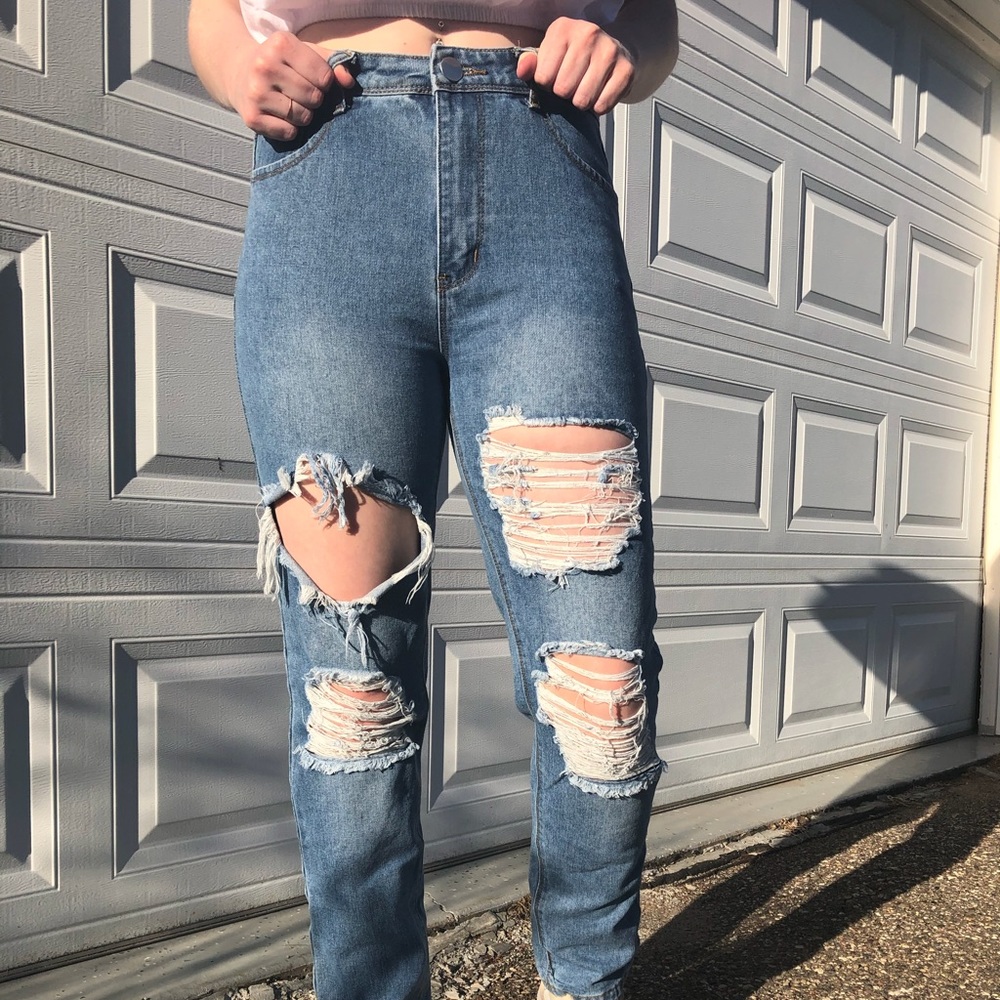 High-waisted ripped mom jeans